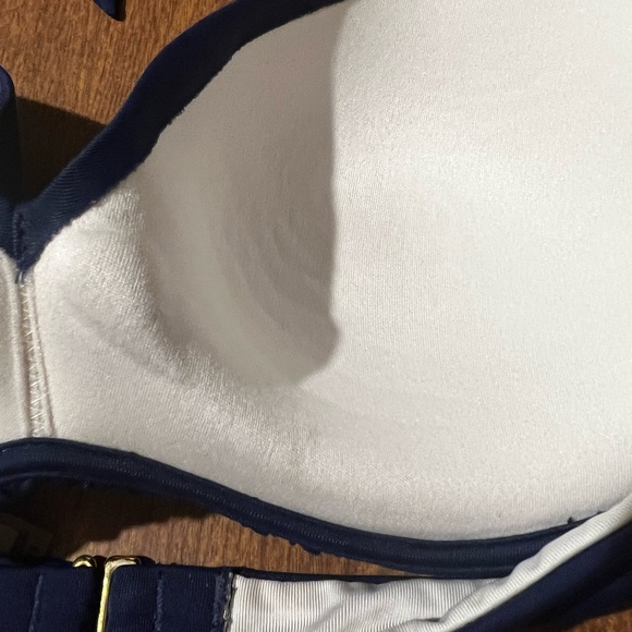 Victoria’s Secret bikini top - Picture 3 of 6